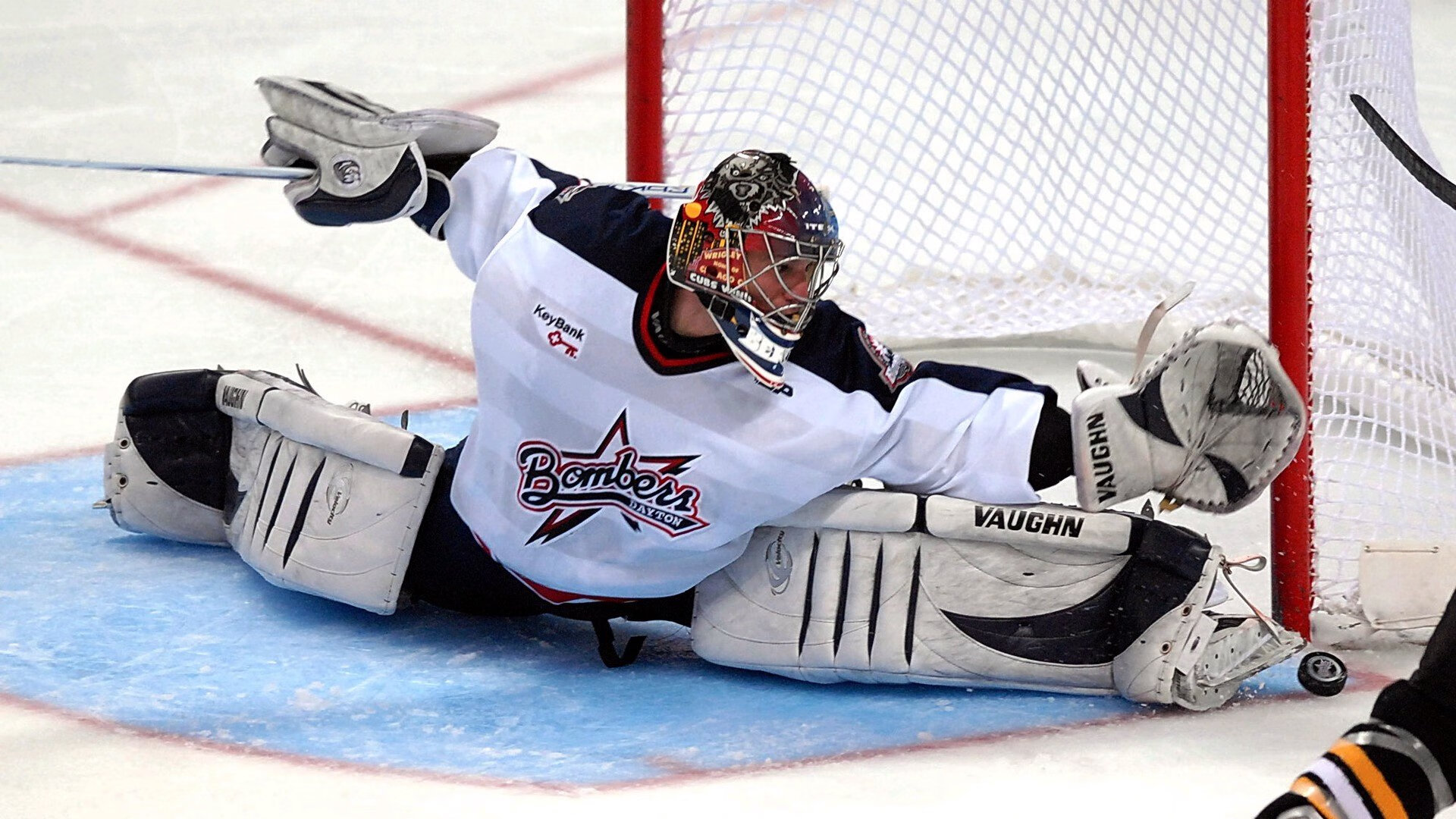 李恩：全黑队中场核心，用精准传球和出色防守统治比赛，李恩采访视频