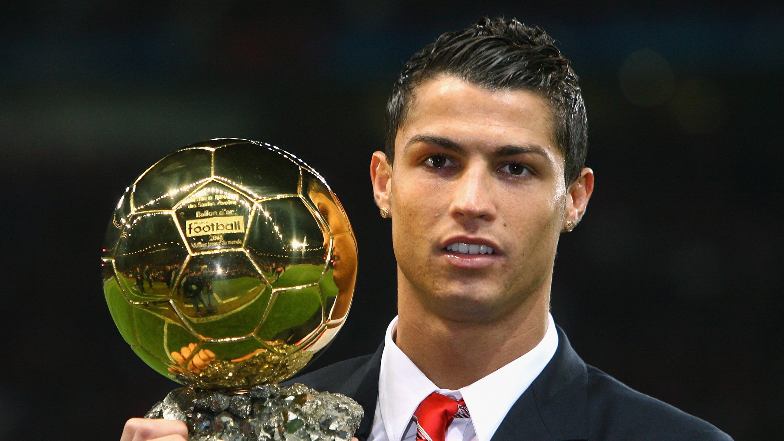 Leyu Sport下载-英超决定胜负：最后一刻的奇迹射门，英超最后一轮对阵