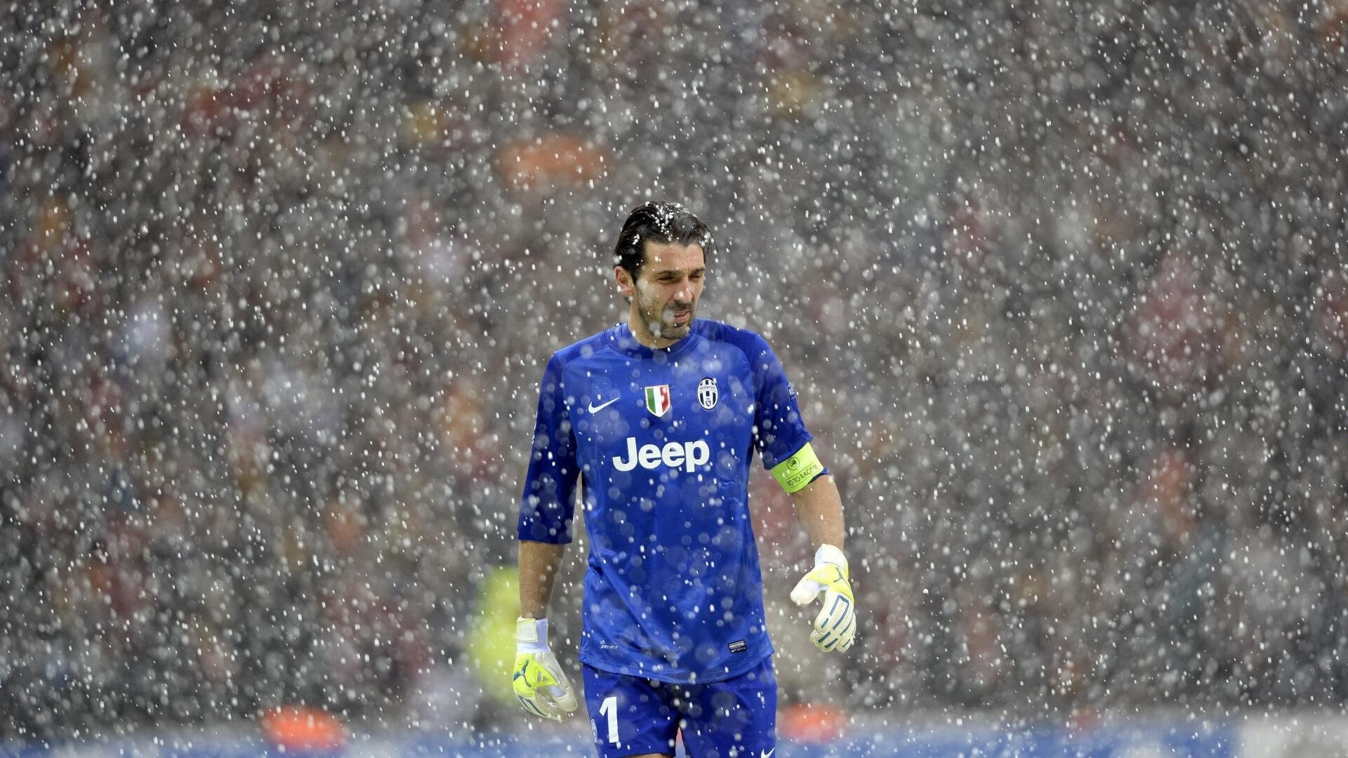 冲刺到底！运动员一秒逆转，赢得全场掌声与喝彩！